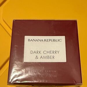 BNIB Banana Republic Dark Cherry & Amber Perfume, 1oz